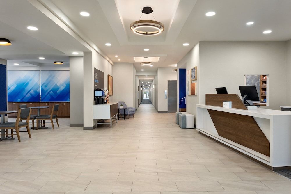 Holiday Inn Express & Suites FORT PIERCE WEST by IHG 2