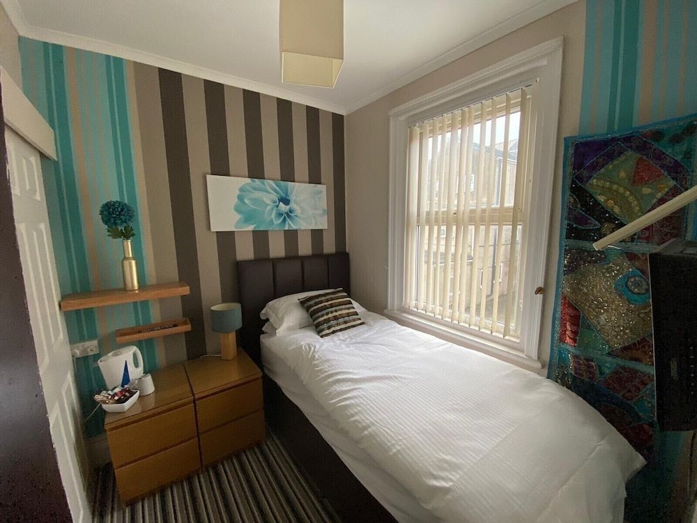 Delovely Hotel 2