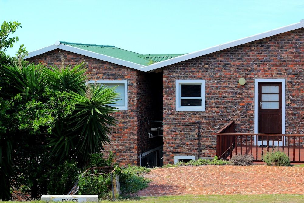 Sandpiper Guest Cottages 2