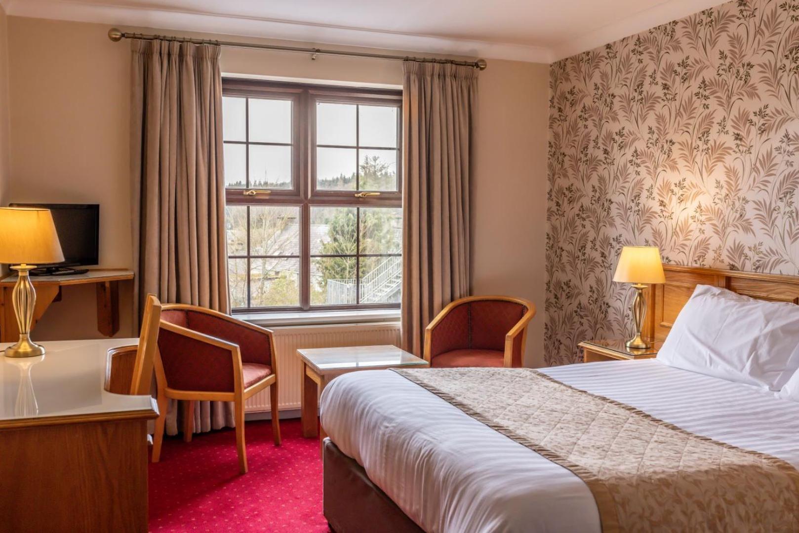 Kee's Hotel 1