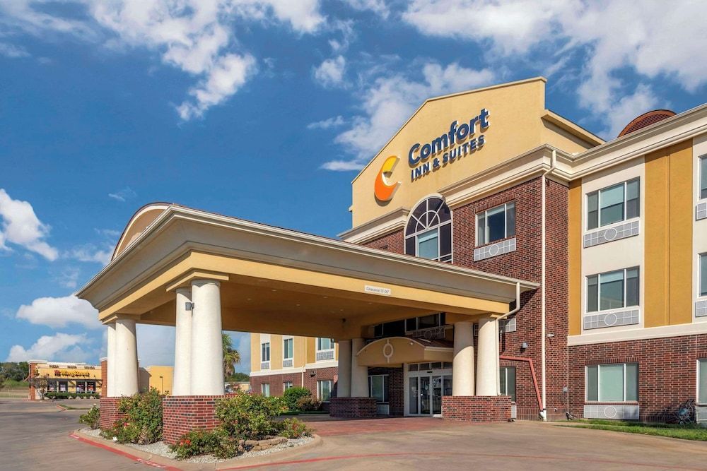 Comfort Inn & Suites Mexia 1