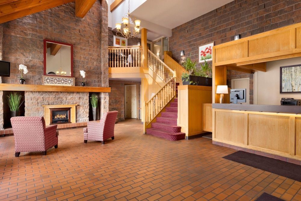 Travelodge by Wyndham North Bay Lakeshore 2