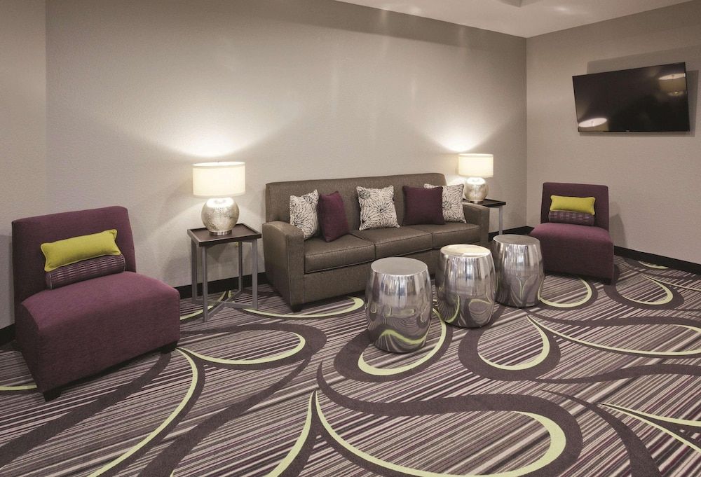 Bloom Hotel 1