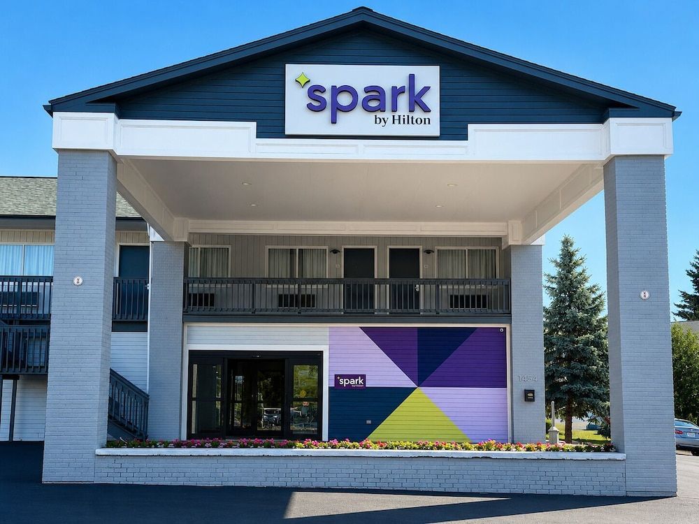 Spark By Hilton Lake George Outlets 1
