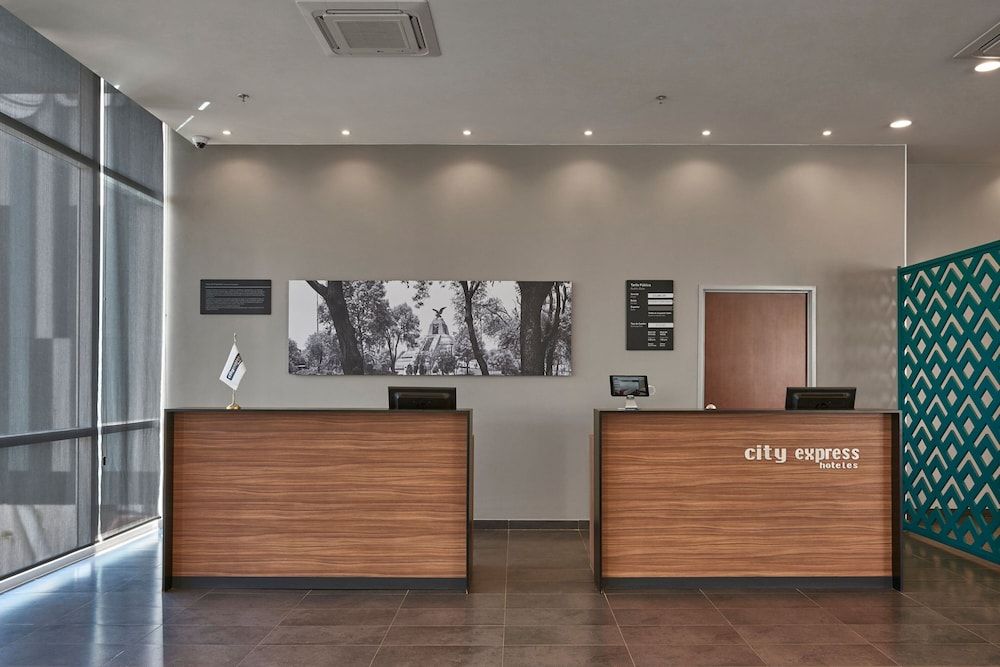 City Express by Marriott La Raza 2