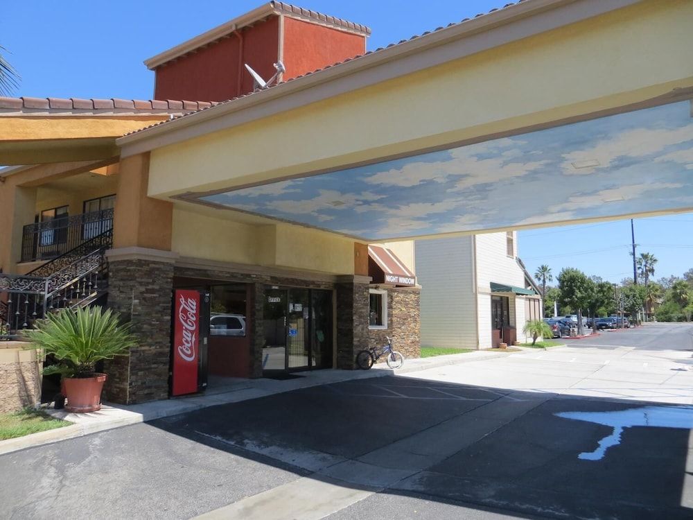 Azusa Inn 1