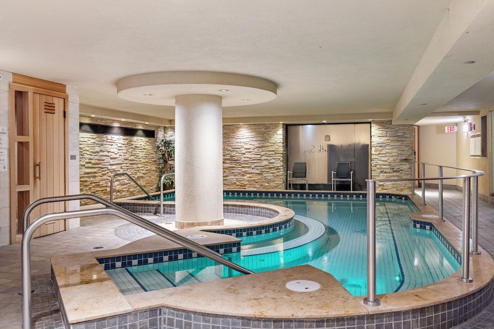 Banff Caribou Lodge and Spa 1