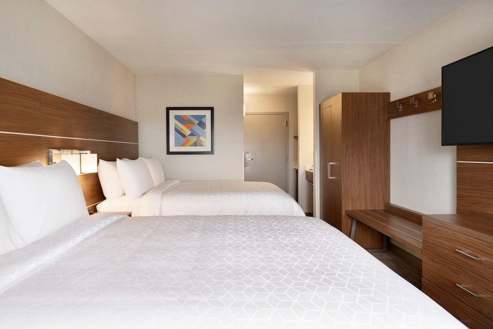 Holiday Inn Express PLATTSBURGH by IHG 2