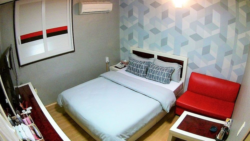Rivera Motel 2