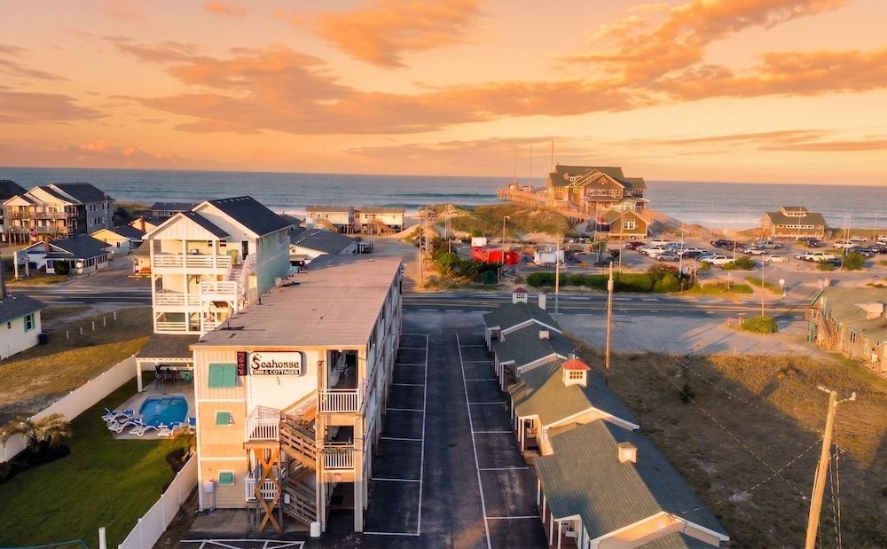 Sea Horse Inn and Cottages 1