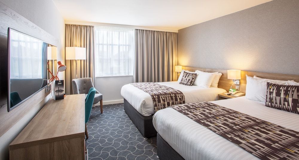 Holiday Inn ELLESMERE PORT - CHESHIRE OAKS by IHG 2