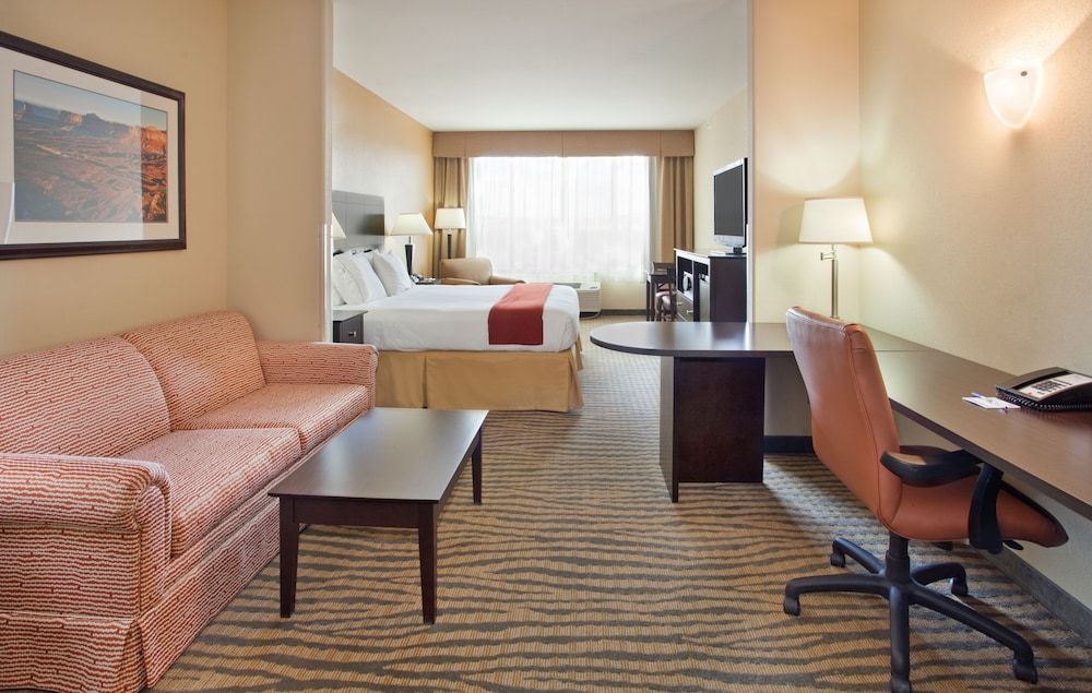 Holiday Inn Express & Suites GALLUP EAST by IHG 2