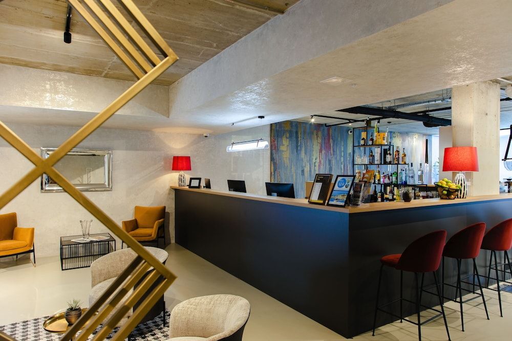 The Amberlyn Suite Hotel 2