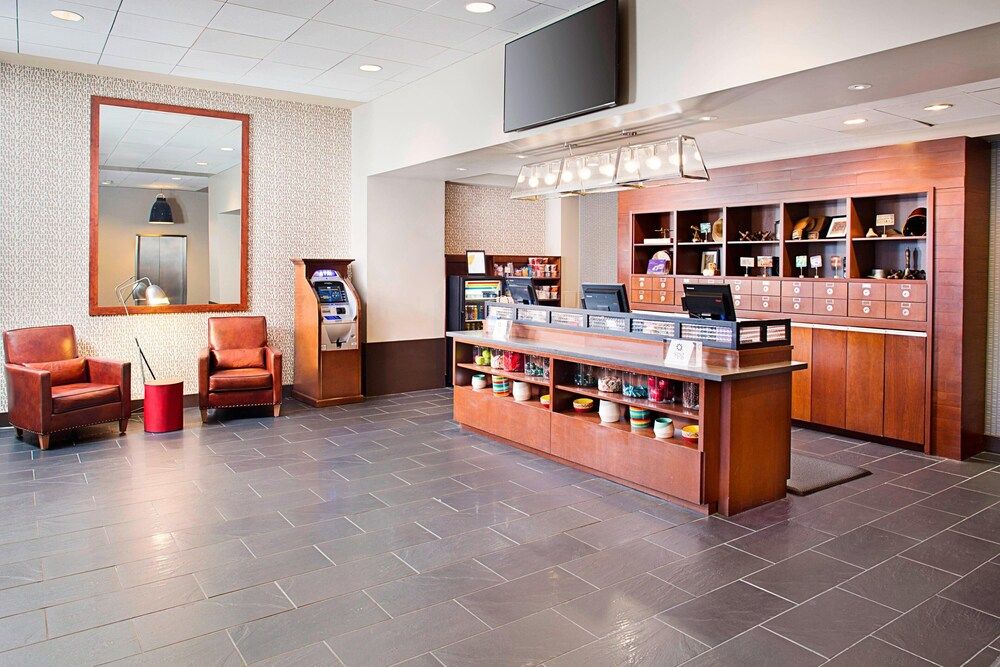 Four Points by Sheraton Philadelphia Airport 2