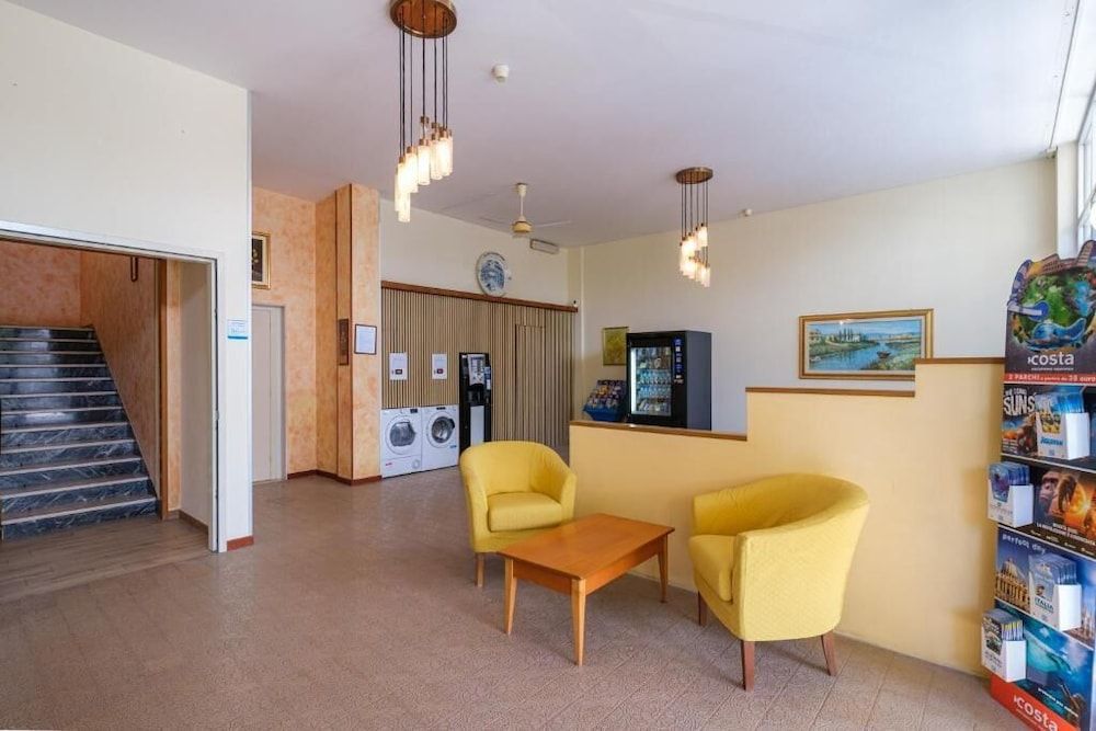 Only Room Hotel 2