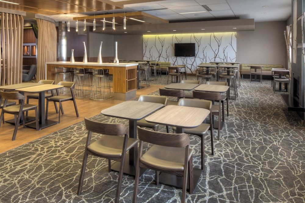 SpringHill Suites Anchorage University Lake 2