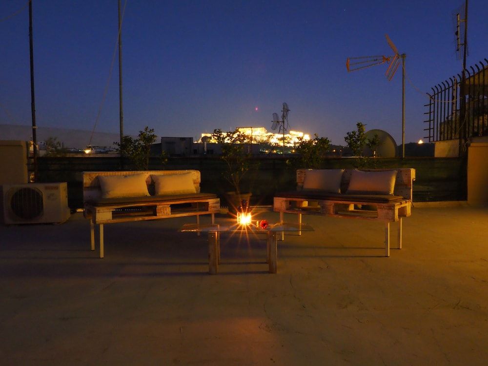 Psirri Artistic Rooftop Apartment with Acropolis View 1