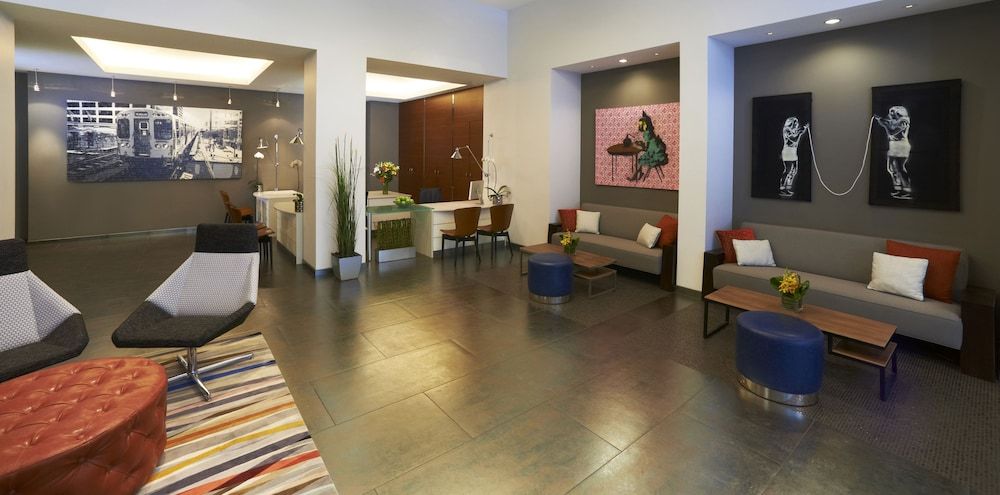 Kinzie Hotel 1
