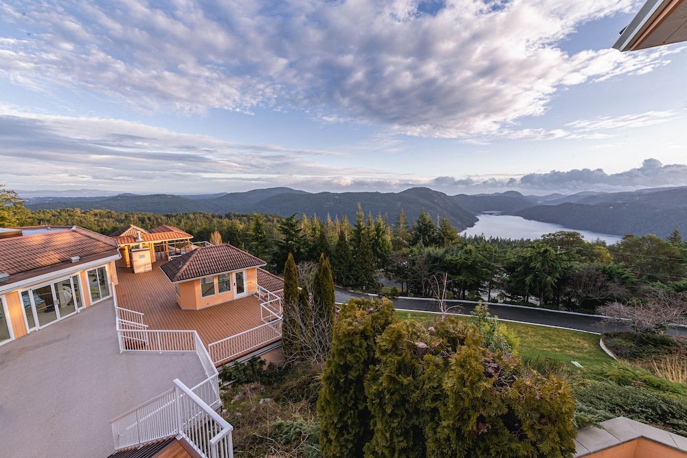 Villa Eyrie Resort 1