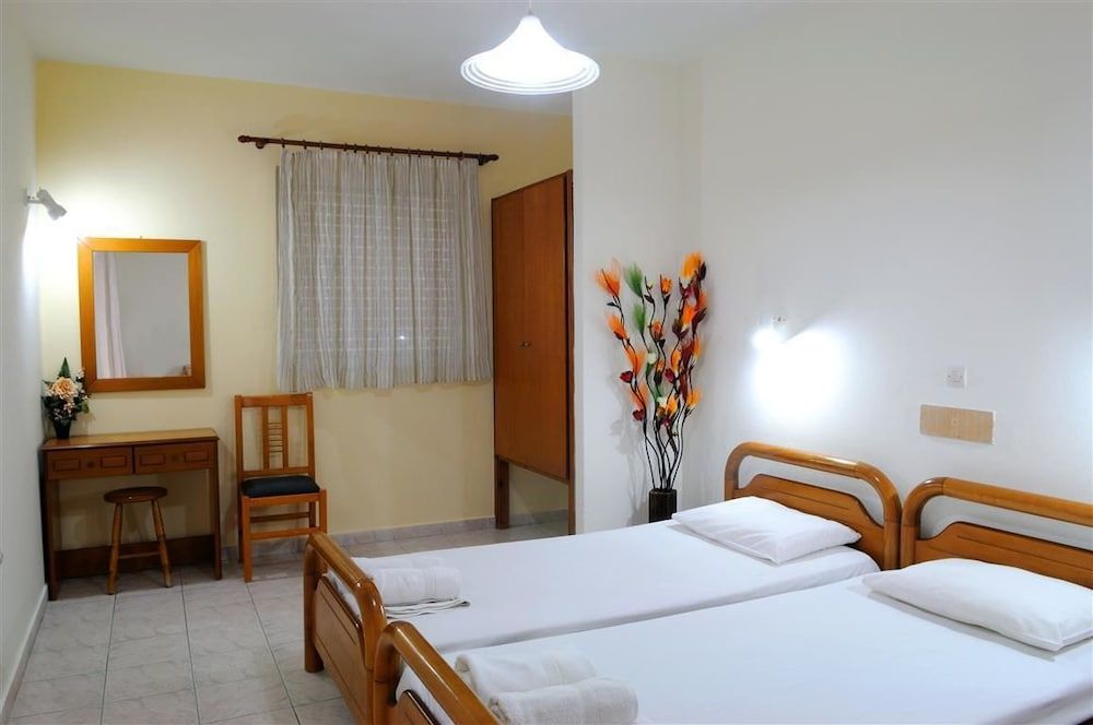 Nikos 2 Studios & Apartments 2