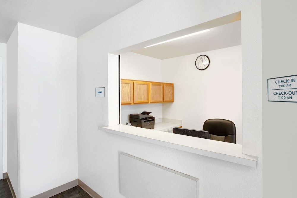WoodSpring Suites Denton 2