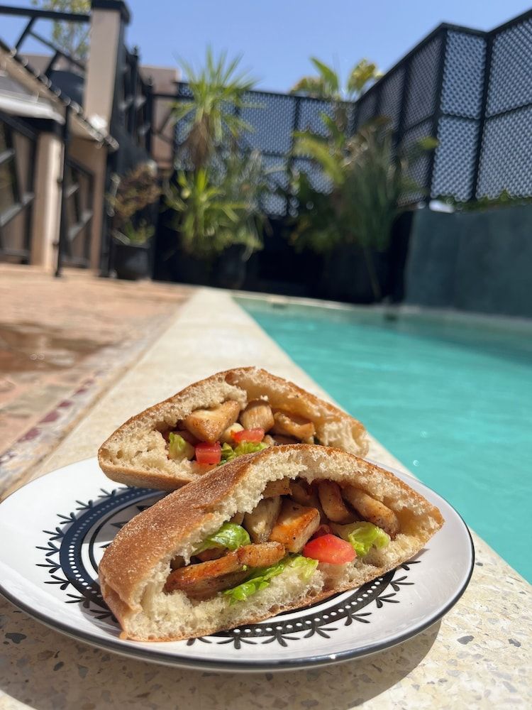 Riad Basidi Piscine roof top chauffée en hiver et rafraîchie en été 1