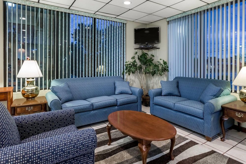 Days Inn by Wyndham Elberton 2