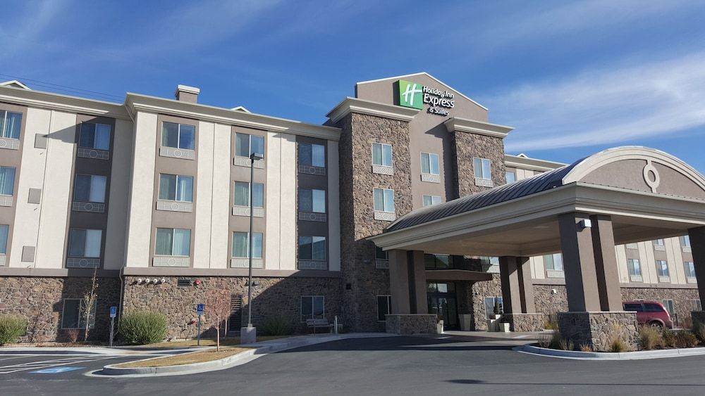 Holiday Inn Express & Suites SPRINGVILLE-SOUTH PROVO AREA by IHG 1