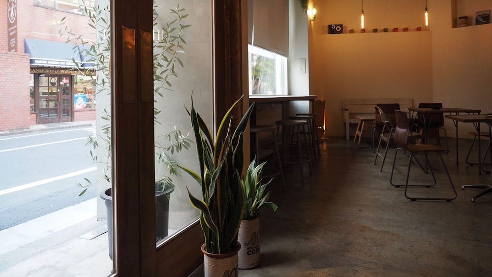 almond hostel & cafe Shibuya 2