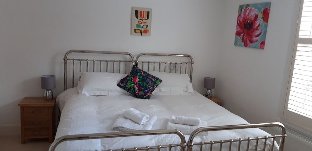 Lunas Cottage - Grove Road Cottages 2