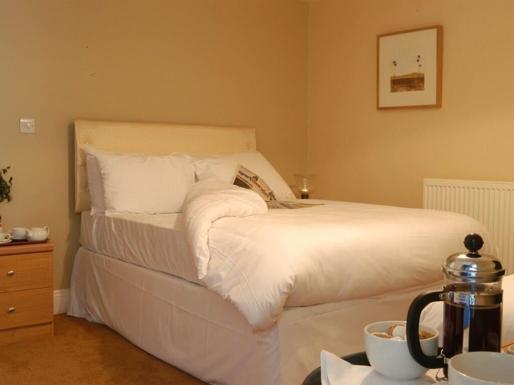 The Prince Albert Pub & Hotel with onsite FREE PARKING 2 minutes from Legoland 2