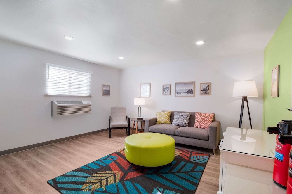 WoodSpring Suites | North Charleston Airport I-526 2