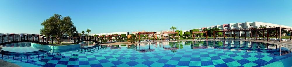 SUNRISE Crystal Bay Resort - Posh Club 1