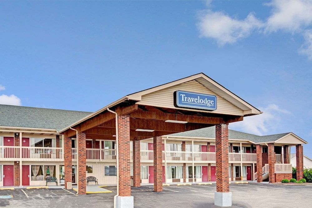 Travelodge by Wyndham Sellersburg 1