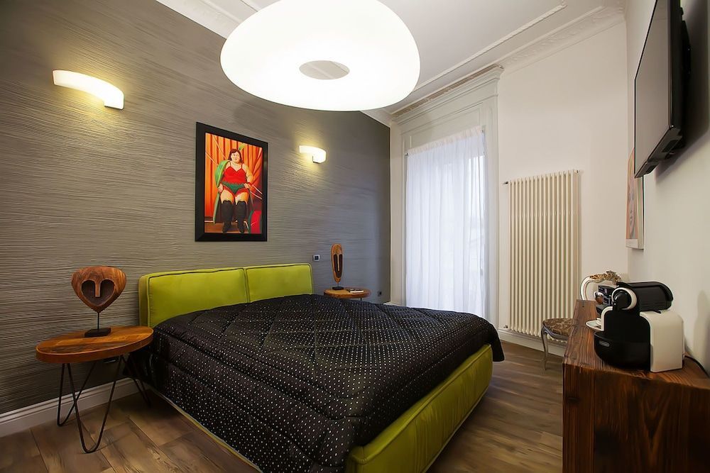 Ferrari Suite 1