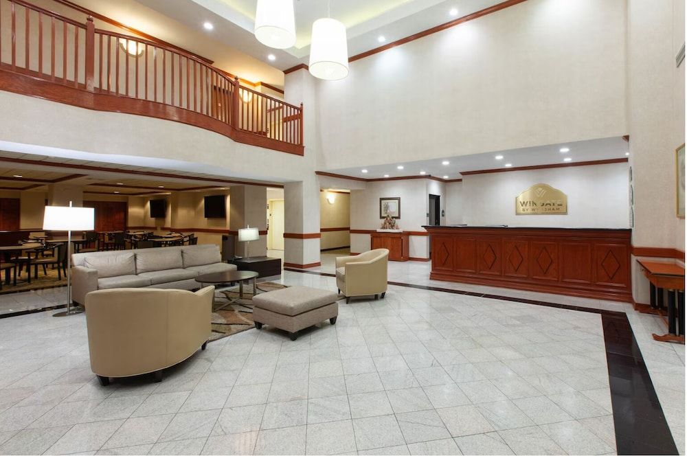Hotel Willowbrook 2
