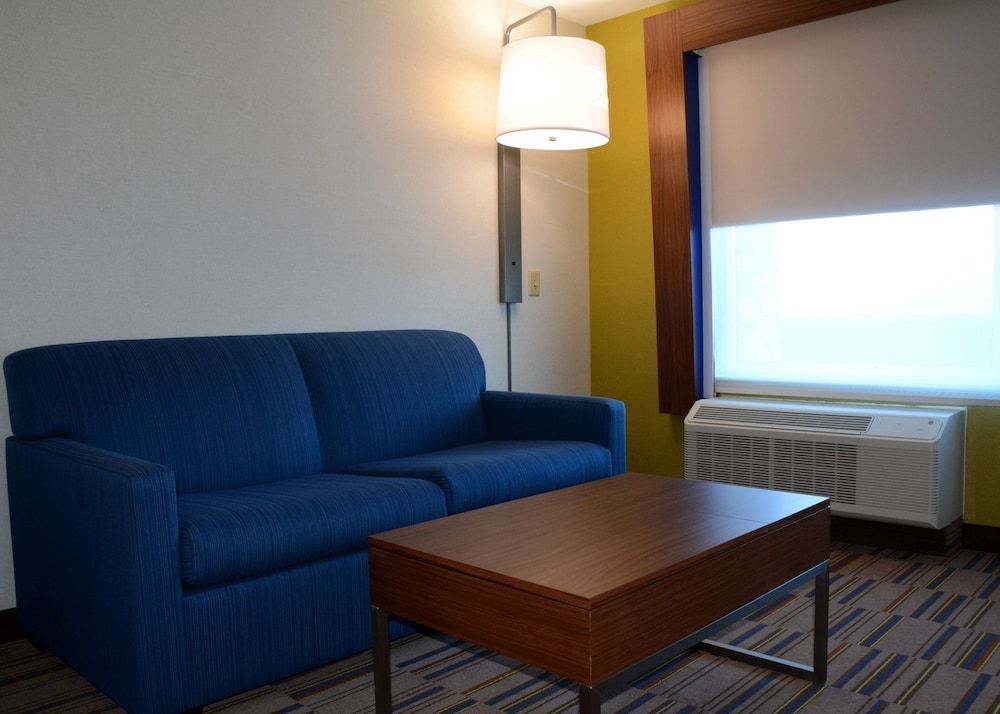Holiday Inn Express & Suites PITTSBURGH - MONROEVILLE by IHG 2