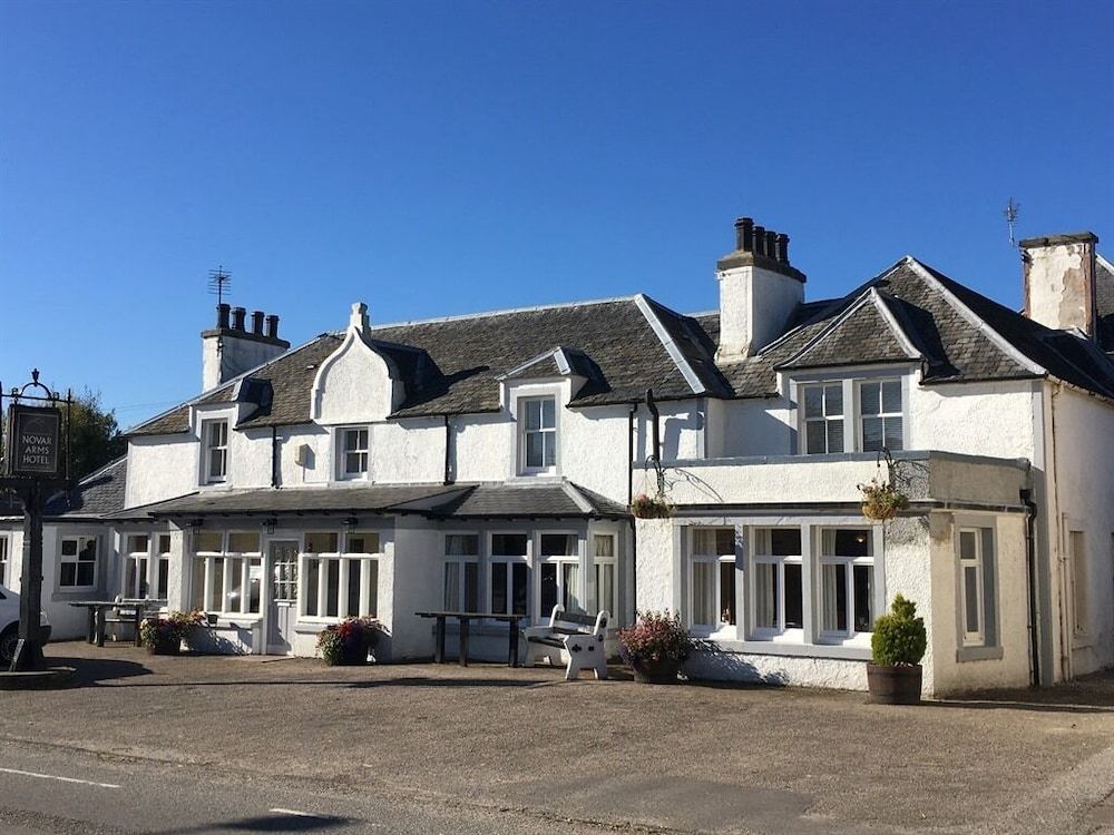 Novar Arms Hotel 1