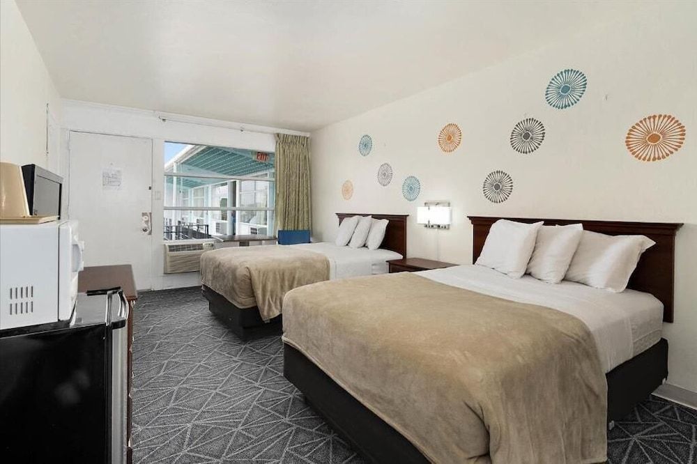 Eden Roc Motel 1