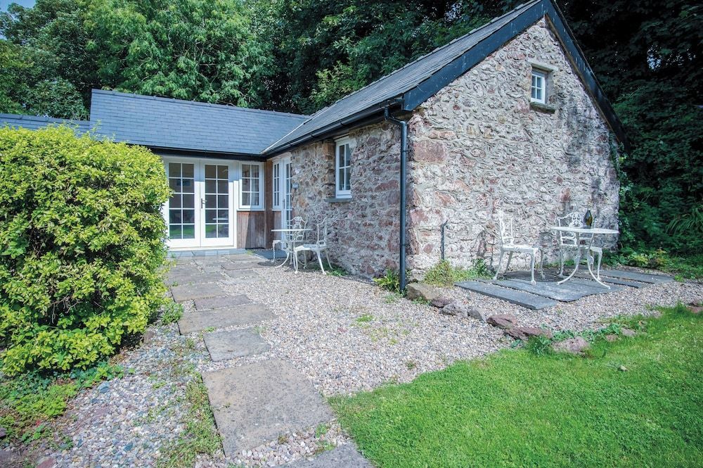 Brynach - 1 Bedroom - St Ishmael's 1