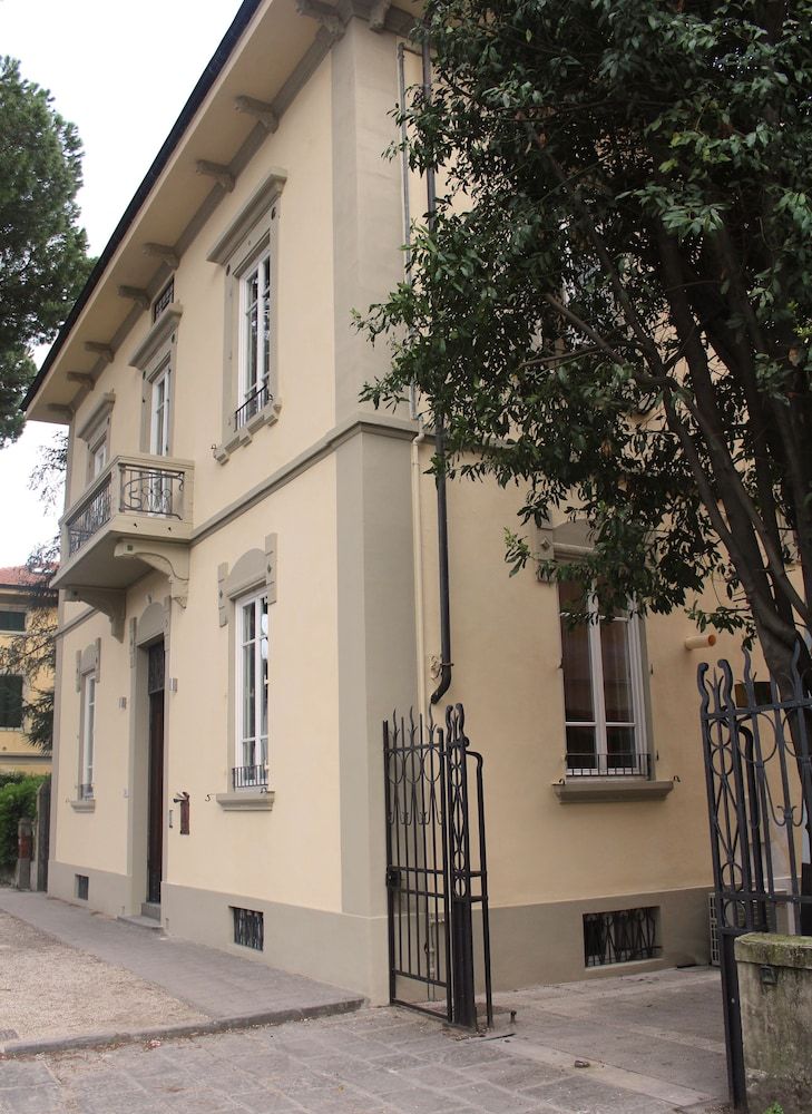 Lucca in Villa Lucrezia 1