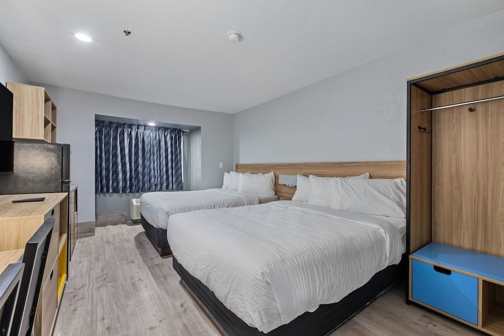 Day Inn by Wyndham San Antonio Downtown 1