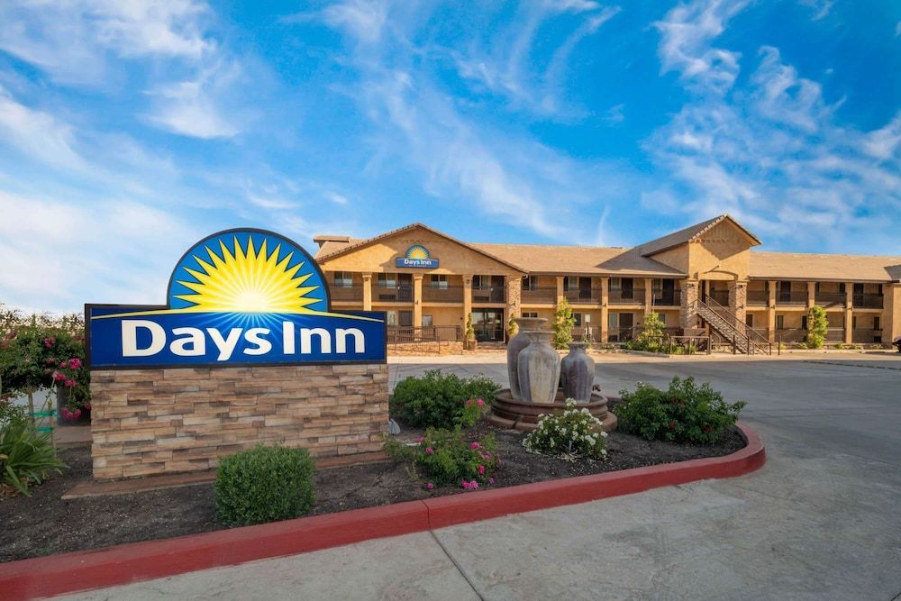Days Inn by Wyndham Galt - Elk Grove South 1