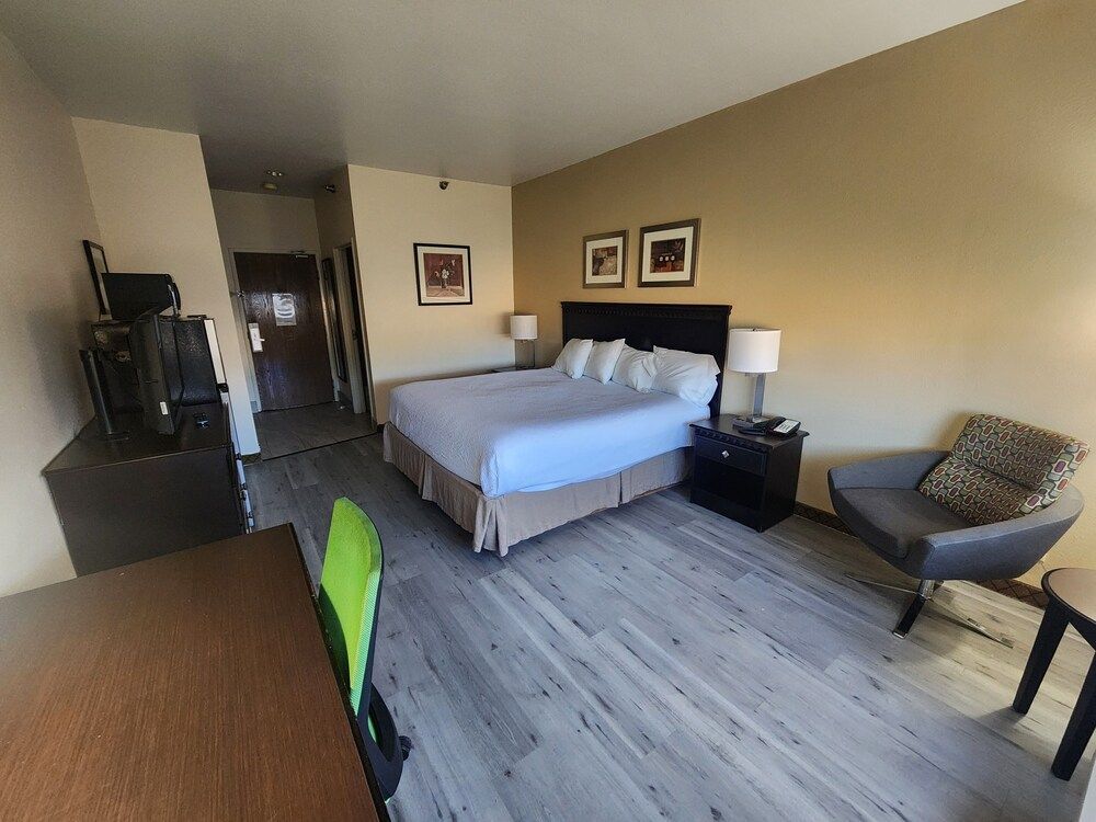 CASH REWARDS INN & SUITES 2