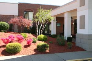 Ramada by Wyndham Uniontown 2