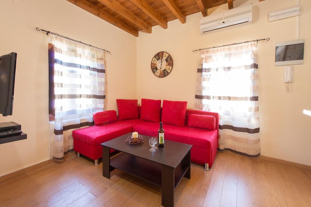 Aglaea Apartment in Rhodes Old Town 1