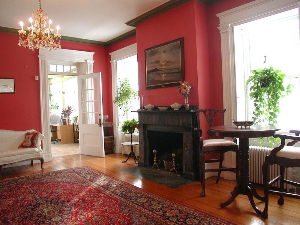 Delano Homestead Bed and Breakfast 2