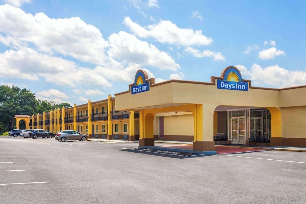 Days Inn by Wyndham Shelby 1