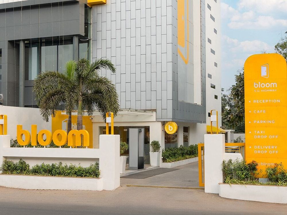 Bloom Hotel - SG Highway 1
