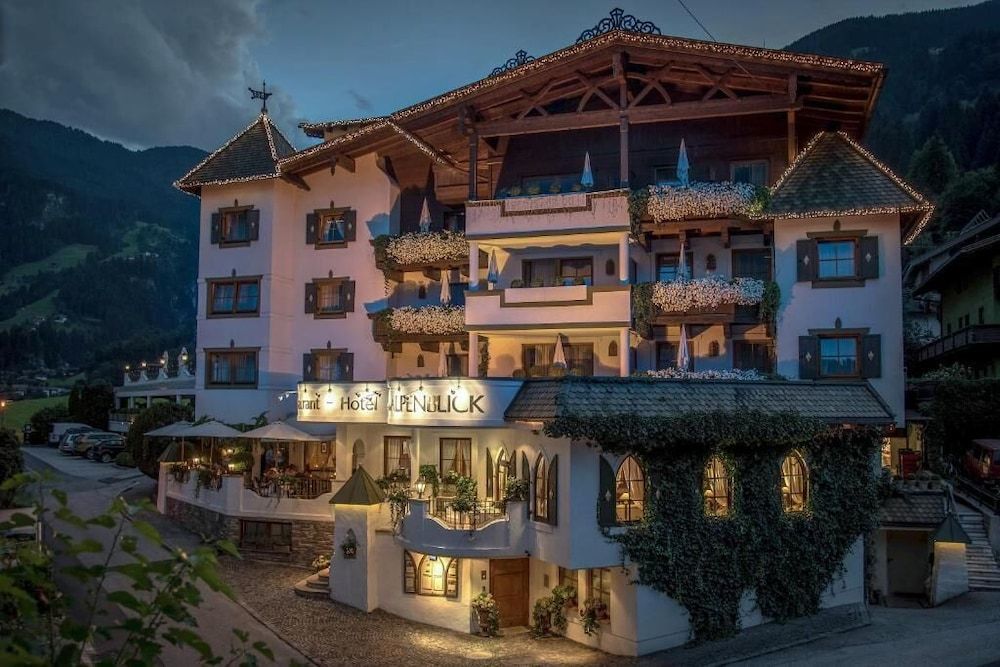 Hotel Alpenblick Zillertal 1